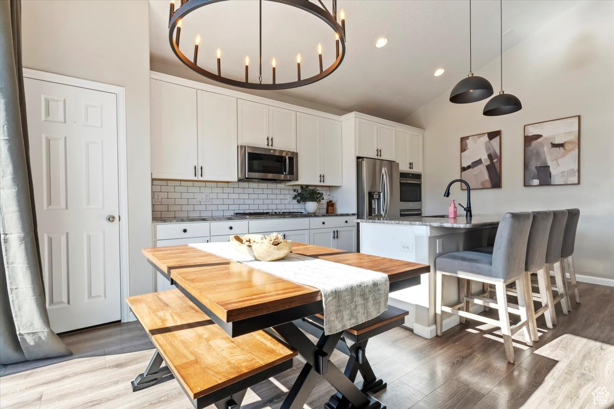 ANTHEM ARCHES - Residential
