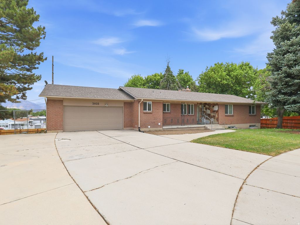 Photo of 3935 S PHARAOH CIR, Salt Lake City, UT 84123 (MLS # 2171015)