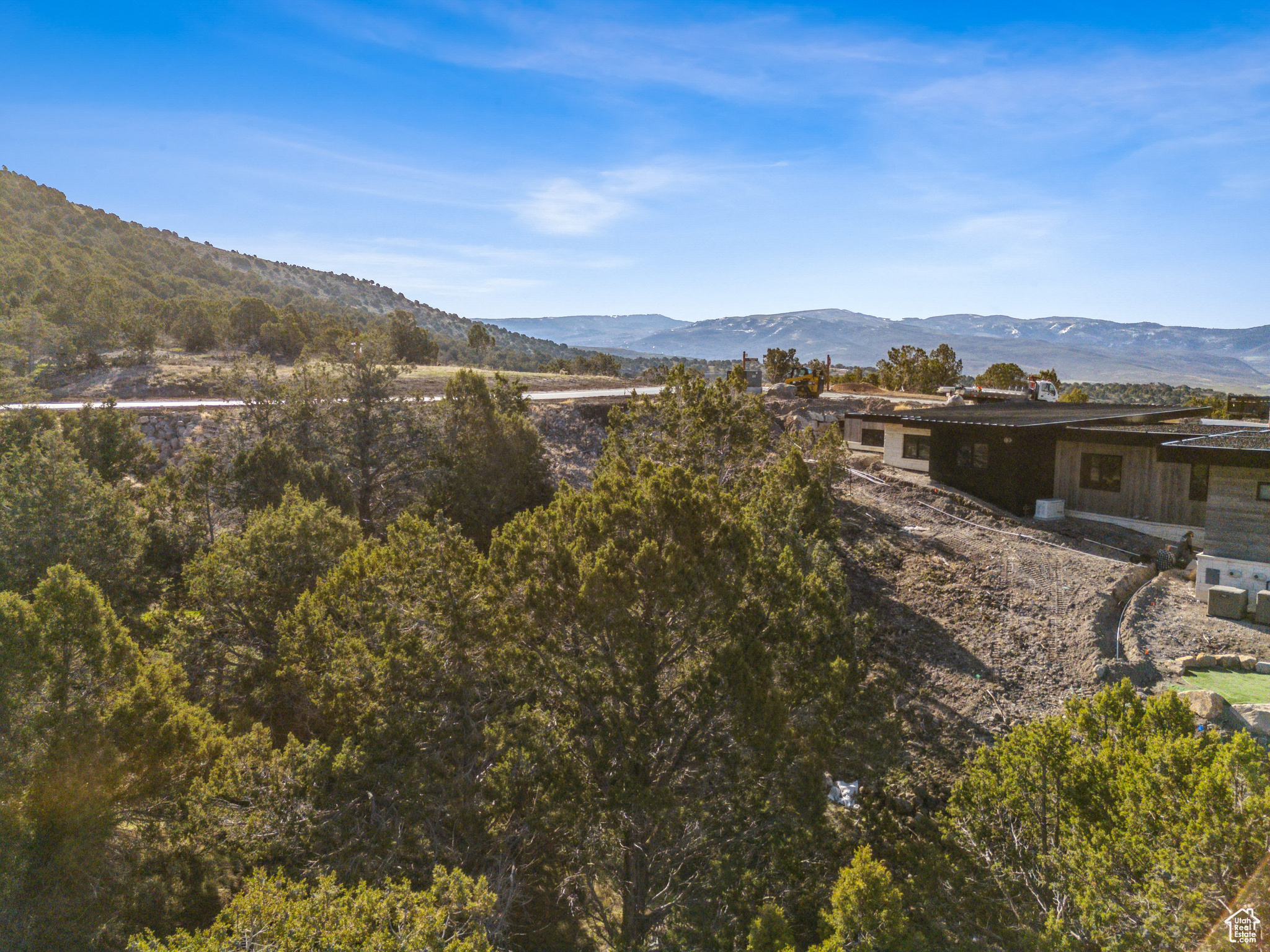 RED LEDGES - Land