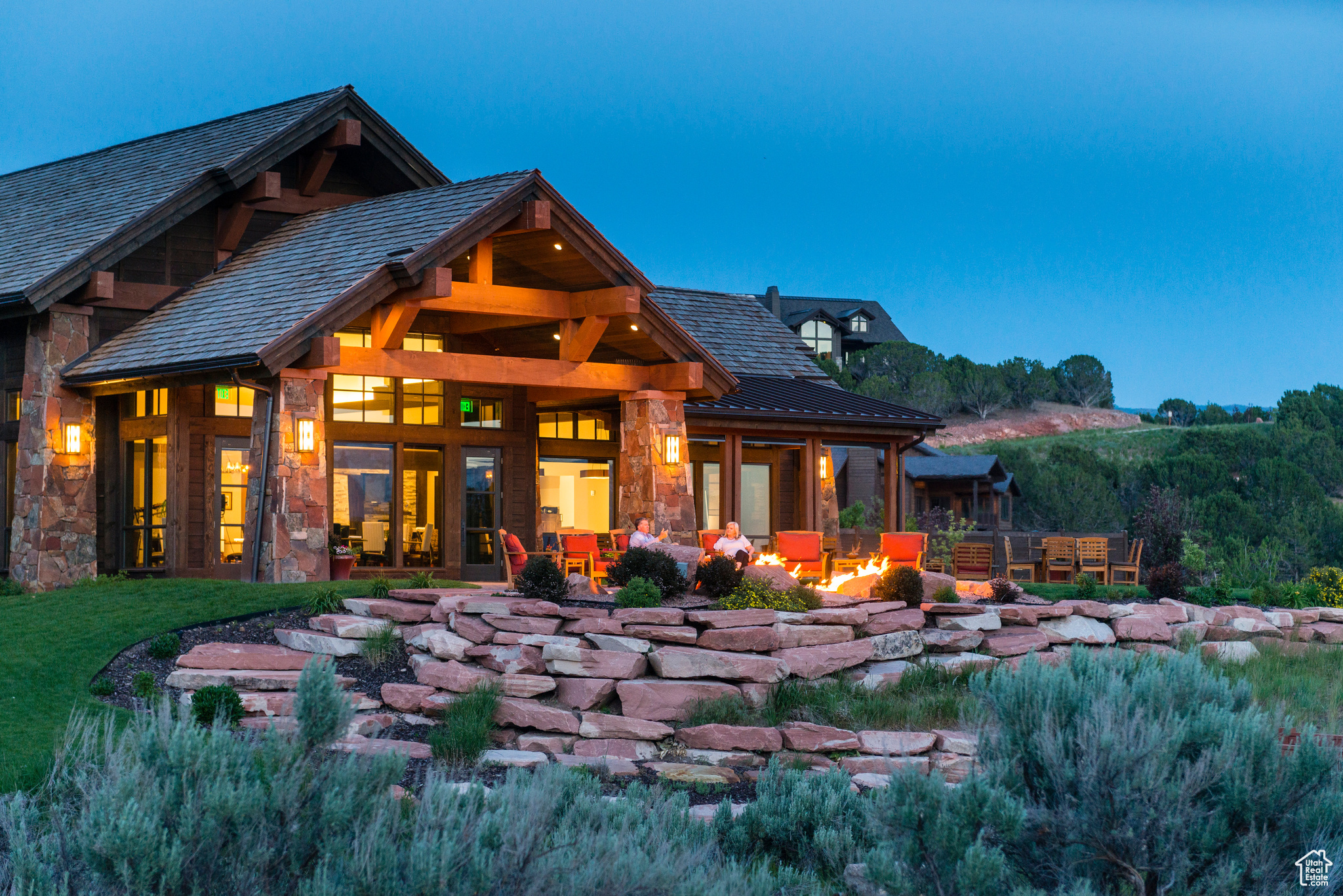 RED LEDGES - Land