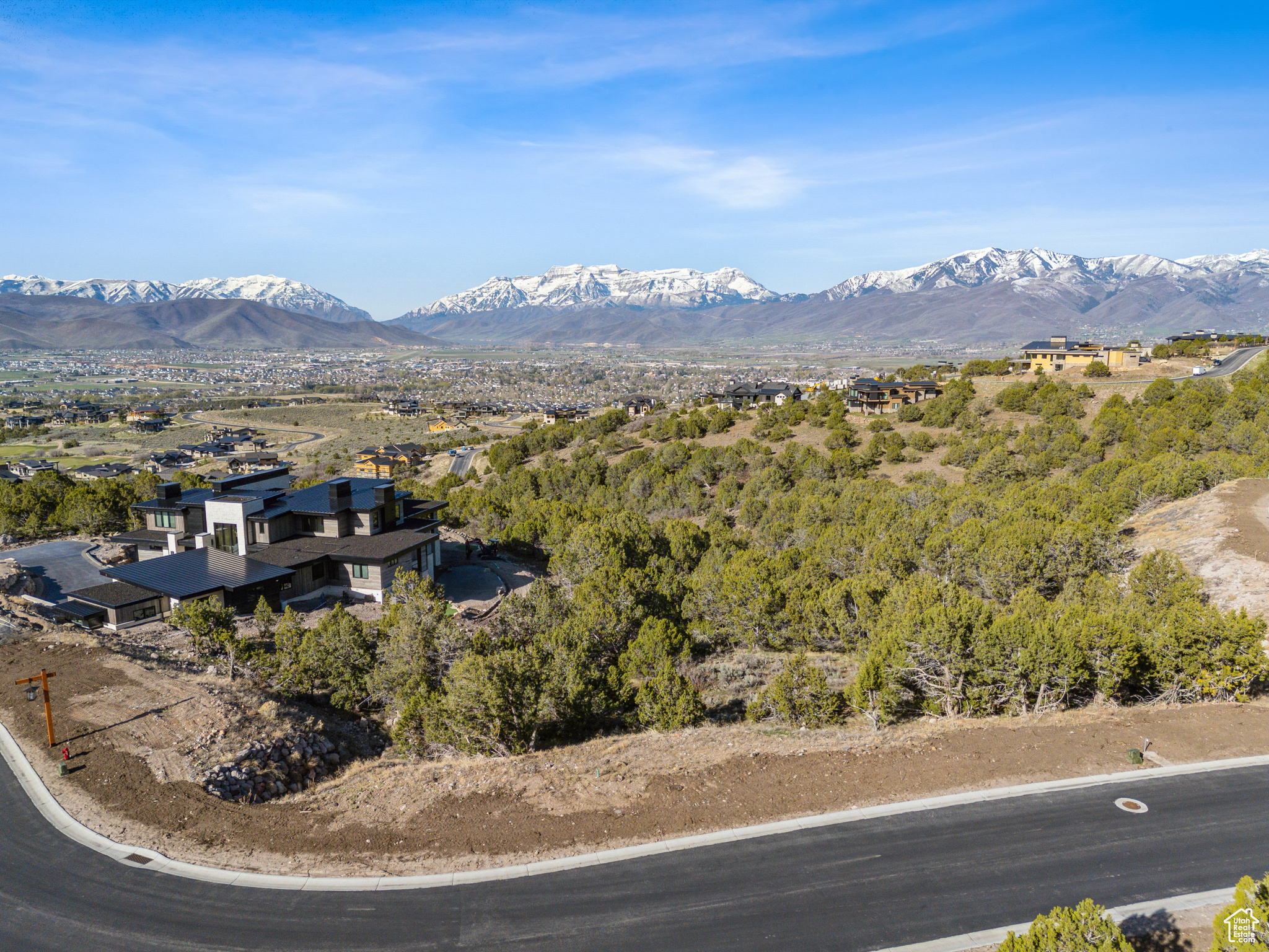 RED LEDGES - Land