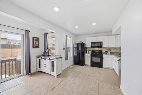 Tiny photo for 7939 N DUNDEE DR, Eagle Mountain, UT 84005 (MLS # 2142823)