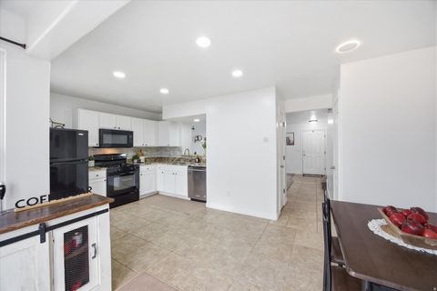 Tiny photo for 7939 N DUNDEE DR, Eagle Mountain, UT 84005 (MLS # 2142823)