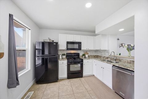 Tiny photo for 7939 N DUNDEE DR, Eagle Mountain, UT 84005 (MLS # 2142823)