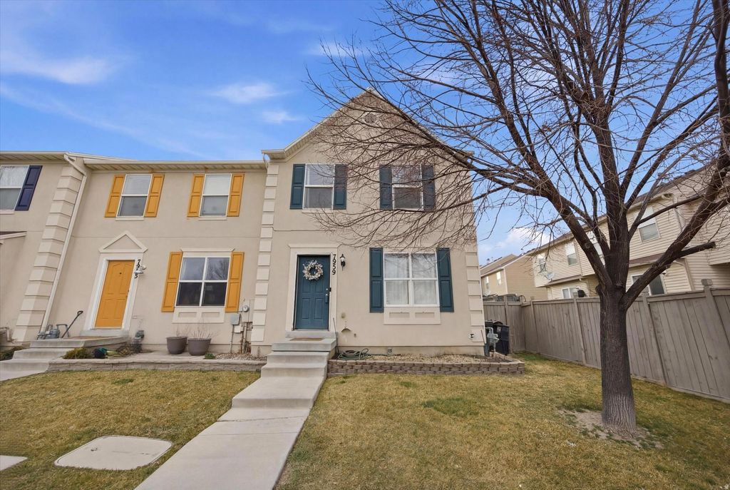 Photo of 7939 N DUNDEE DR, Eagle Mountain, UT 84005 (MLS # 2142823)