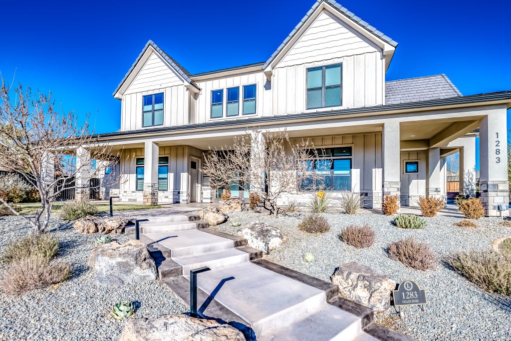 Photo of 1283 N GALLEN RD, Santa Clara, UT 84765 (MLS # 2175697)