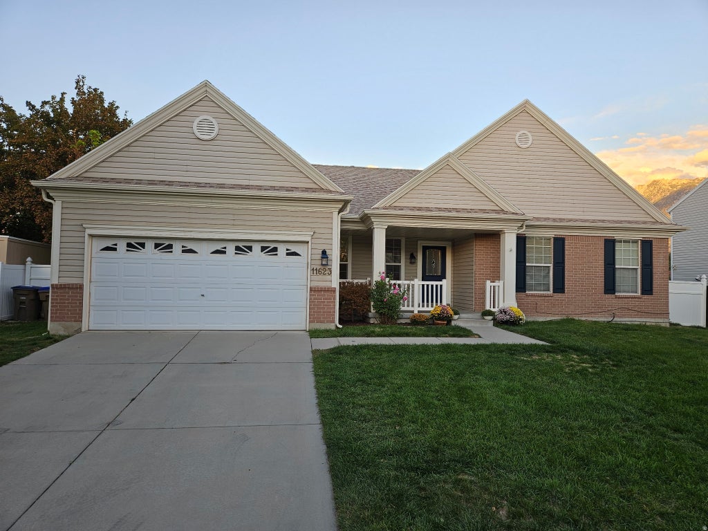 Photo of 11623 S THORNBERRY DR E, Draper, UT 84020 (MLS # 2186066)