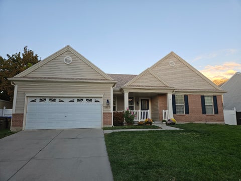 Photo of 11623 S THORNBERRY DR E, Draper, UT 84020 (MLS # 2186066)