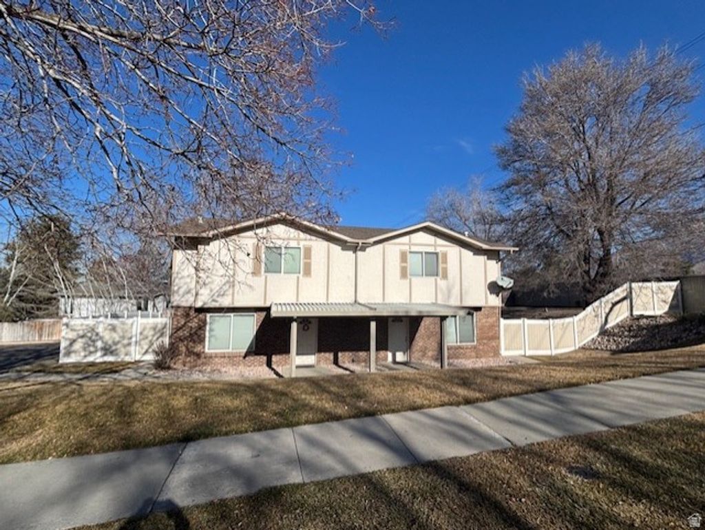 Photo of 1997 E PARKRIDGE DR, Salt Lake City, UT 84121 (MLS # 2136403)