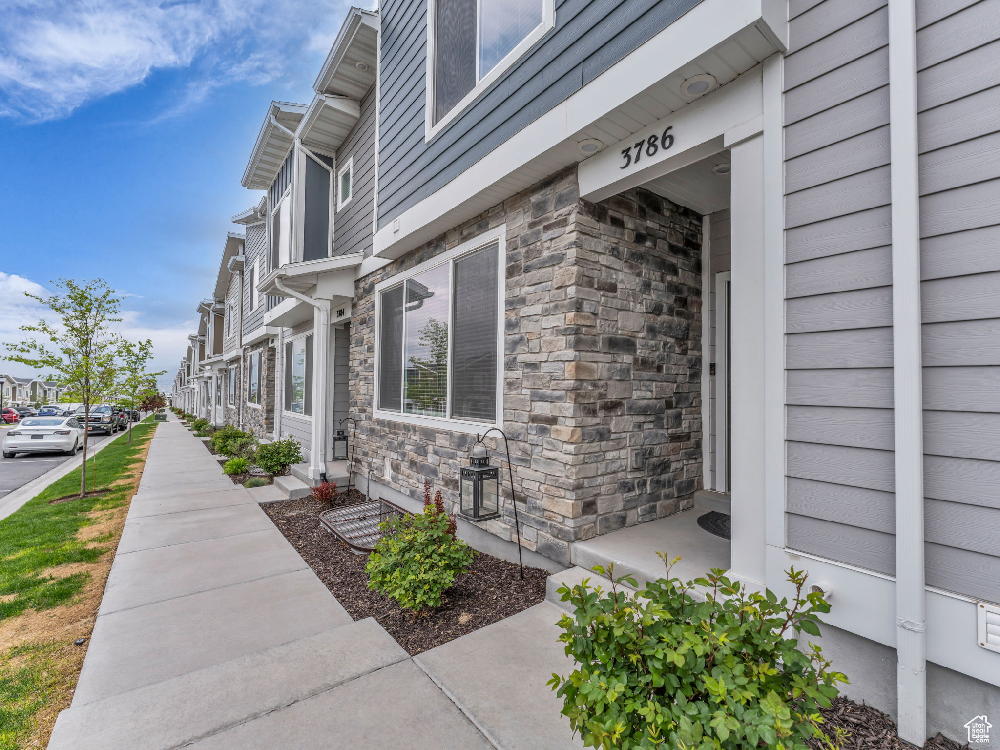 3786 W Soft Whisper Way, Herriman, Utah image 2