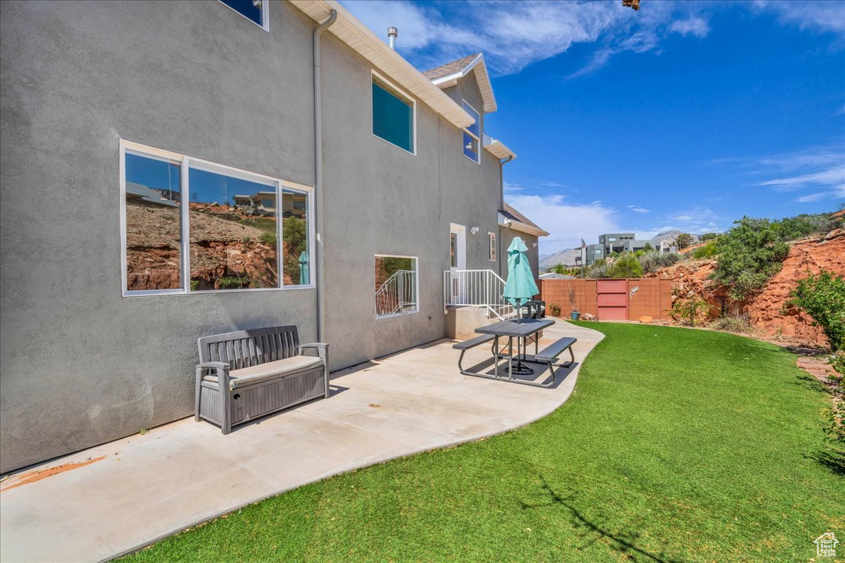 HOMESPUN VILLAGE - Residential