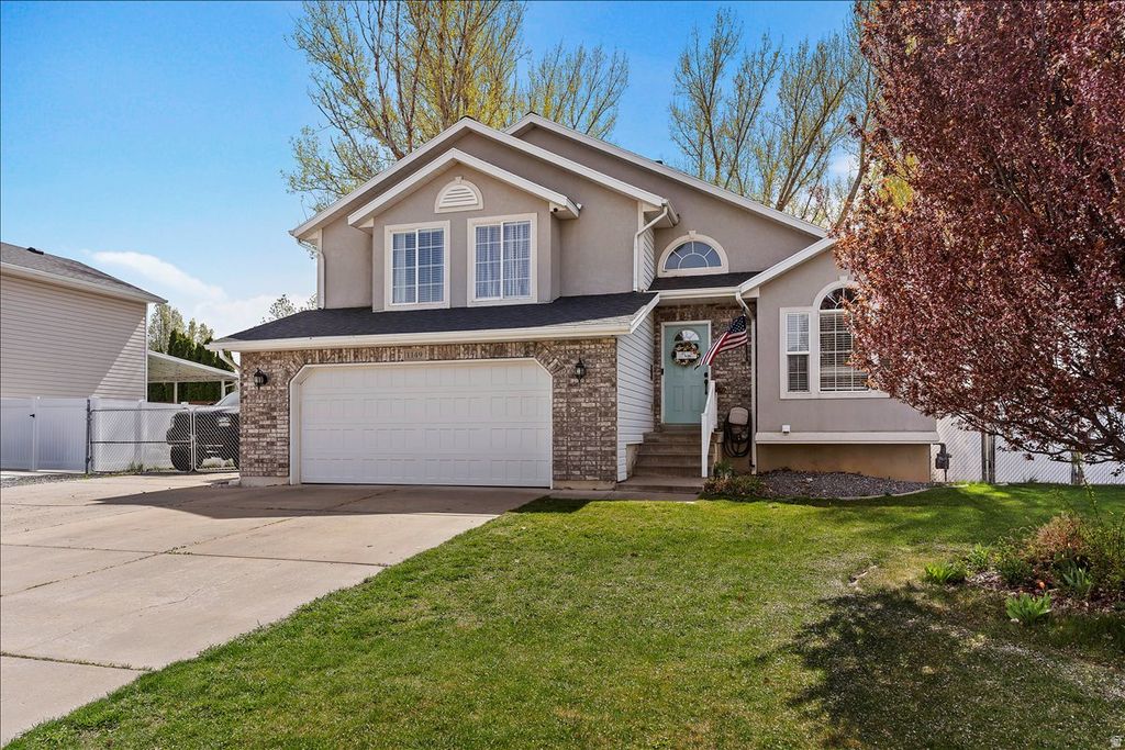 Photo of 1149 W 1520 N, Clinton, UT 84015 (MLS # 2146556)