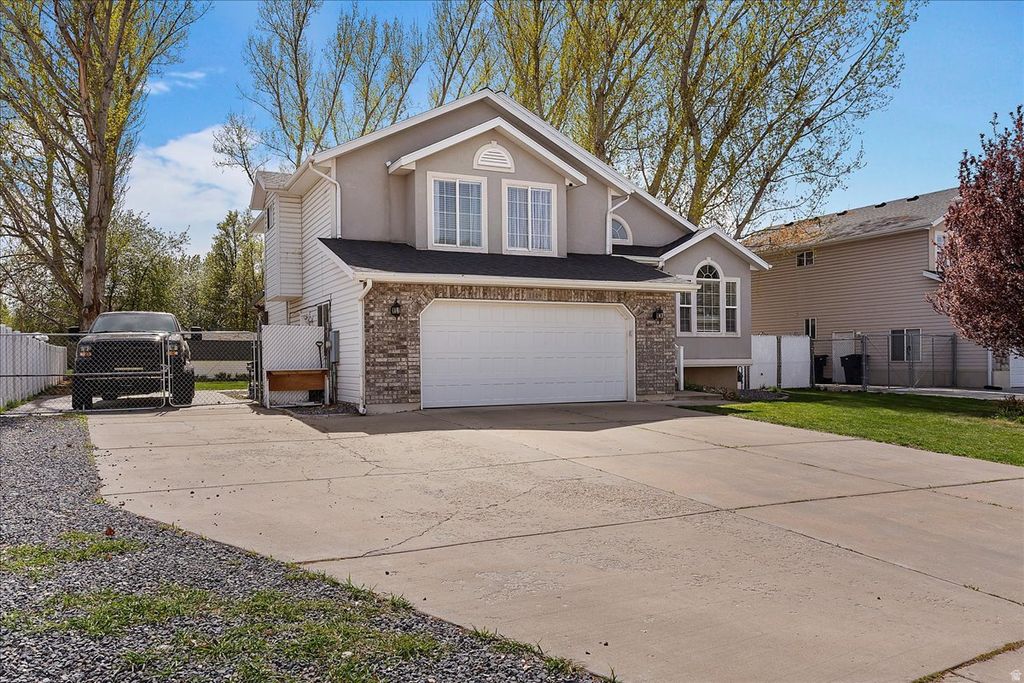 Photo of 1149 W 1520 N, Clinton, UT 84015 (MLS # 2146556)