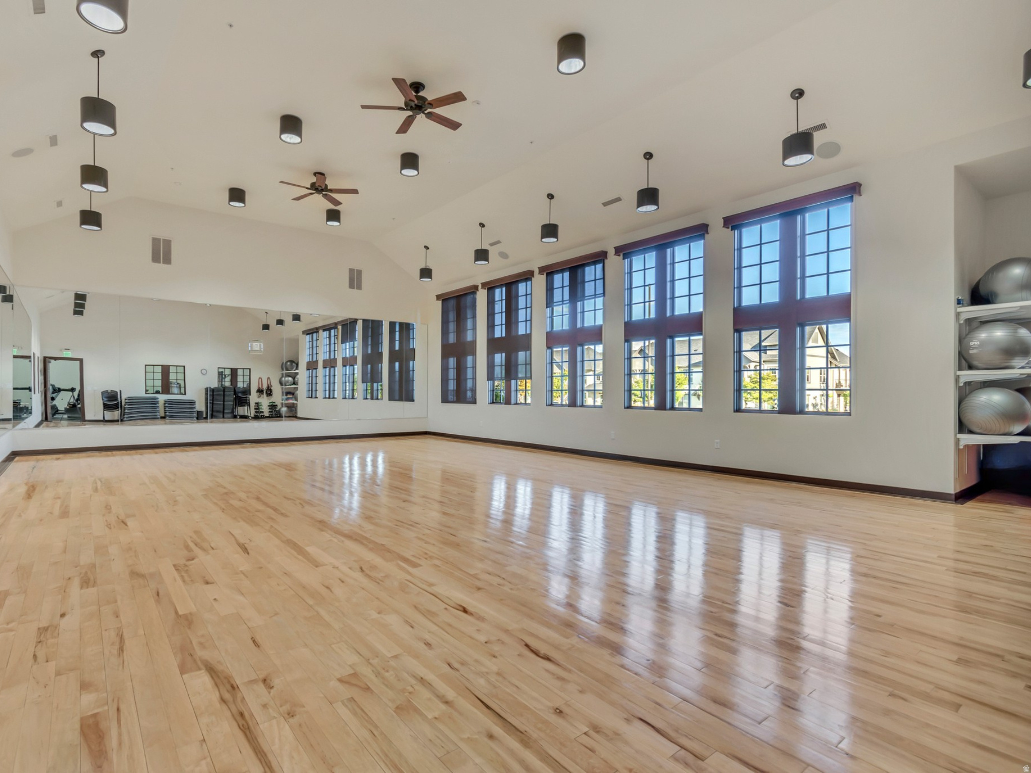 DAYBREAK GARDEN PARK - Residential