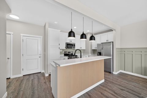 Tiny photo for 12766 S ASHINGTON LN, Herriman, UT 84096 (MLS # 2149489)