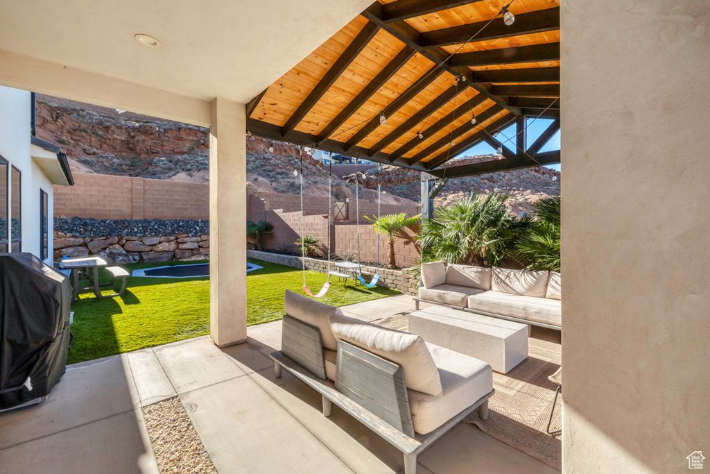 Photo of 3048 E SILVER BEECH CIR, Saint George, UT 84790 (MLS # 2119824)