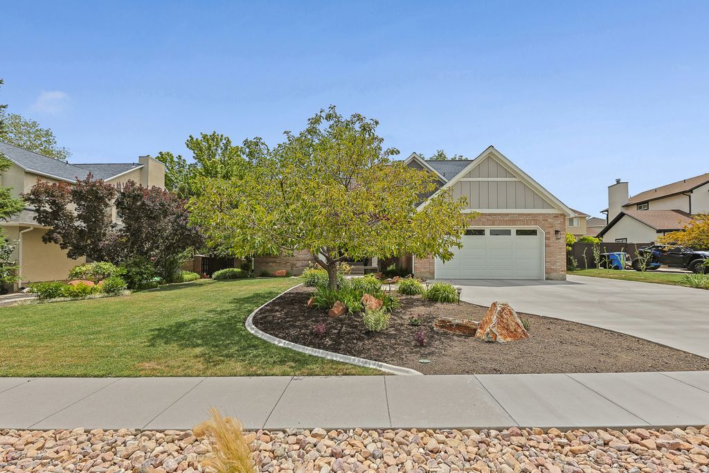 Photo of 2515 W JORDAN CT, Taylorsville, UT 84129 (MLS # 2170580)