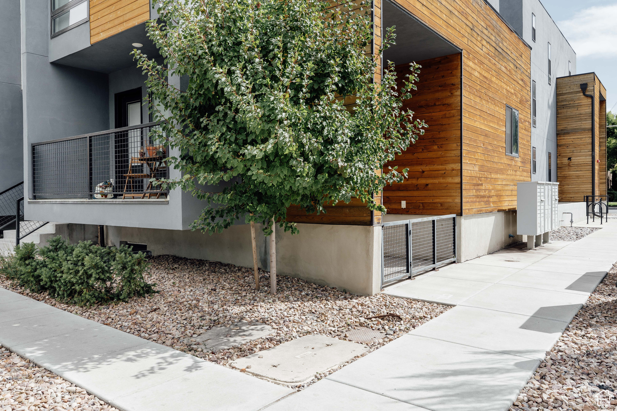 ROW 17 - Residential