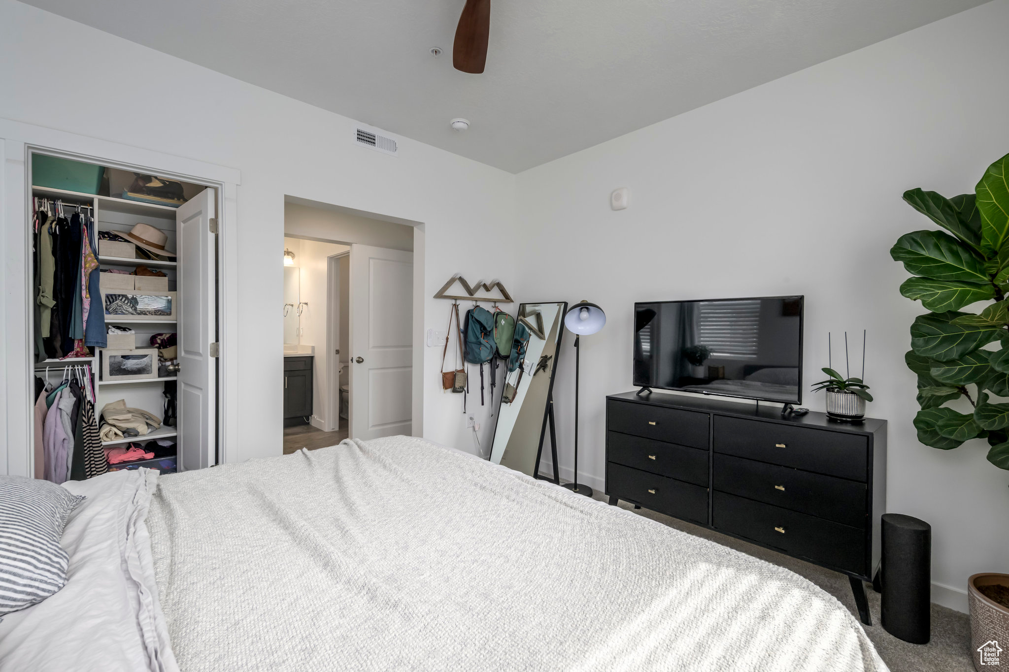 JORDAN HEIGHTS - Residential