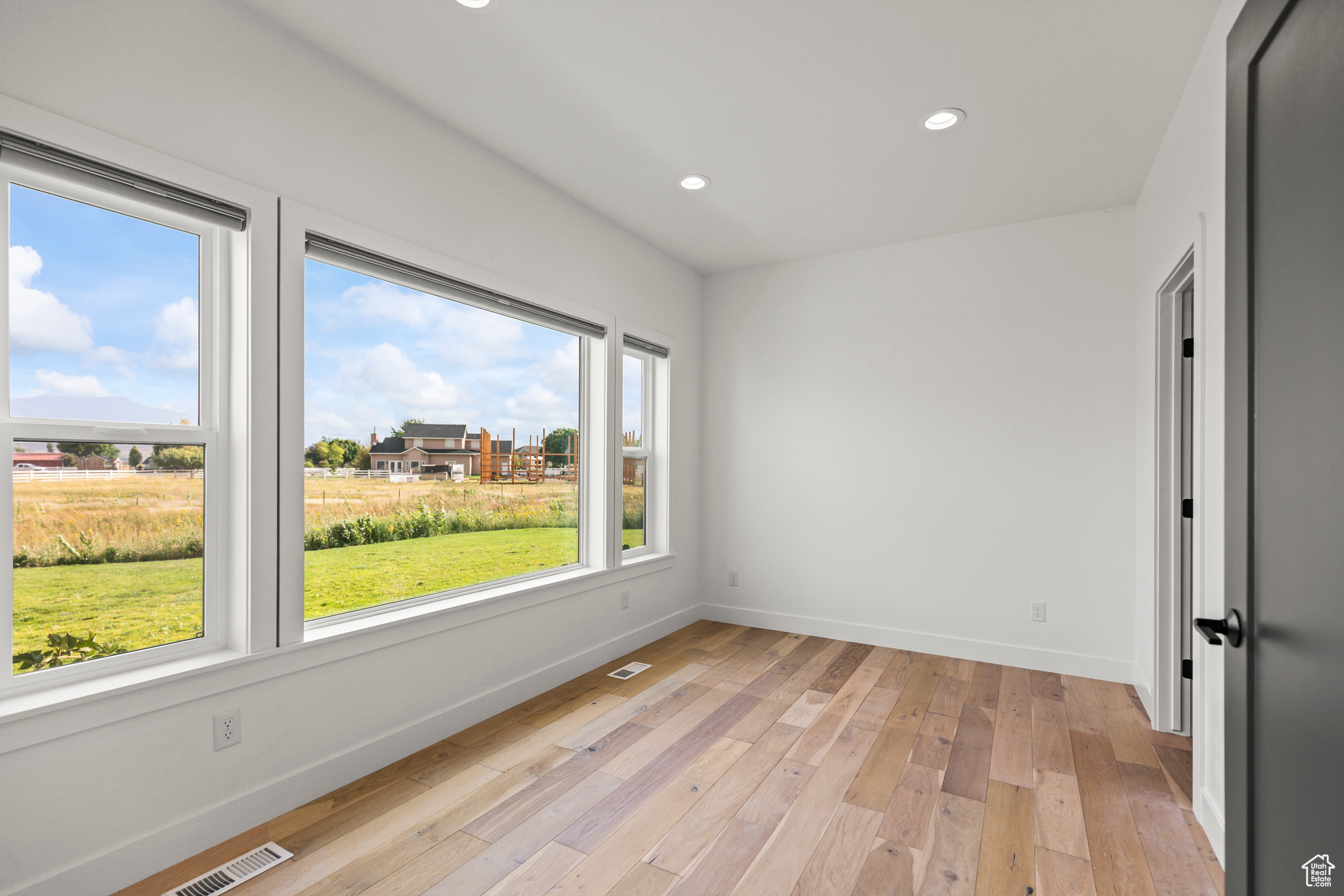 NORTH MEADOW - Residential