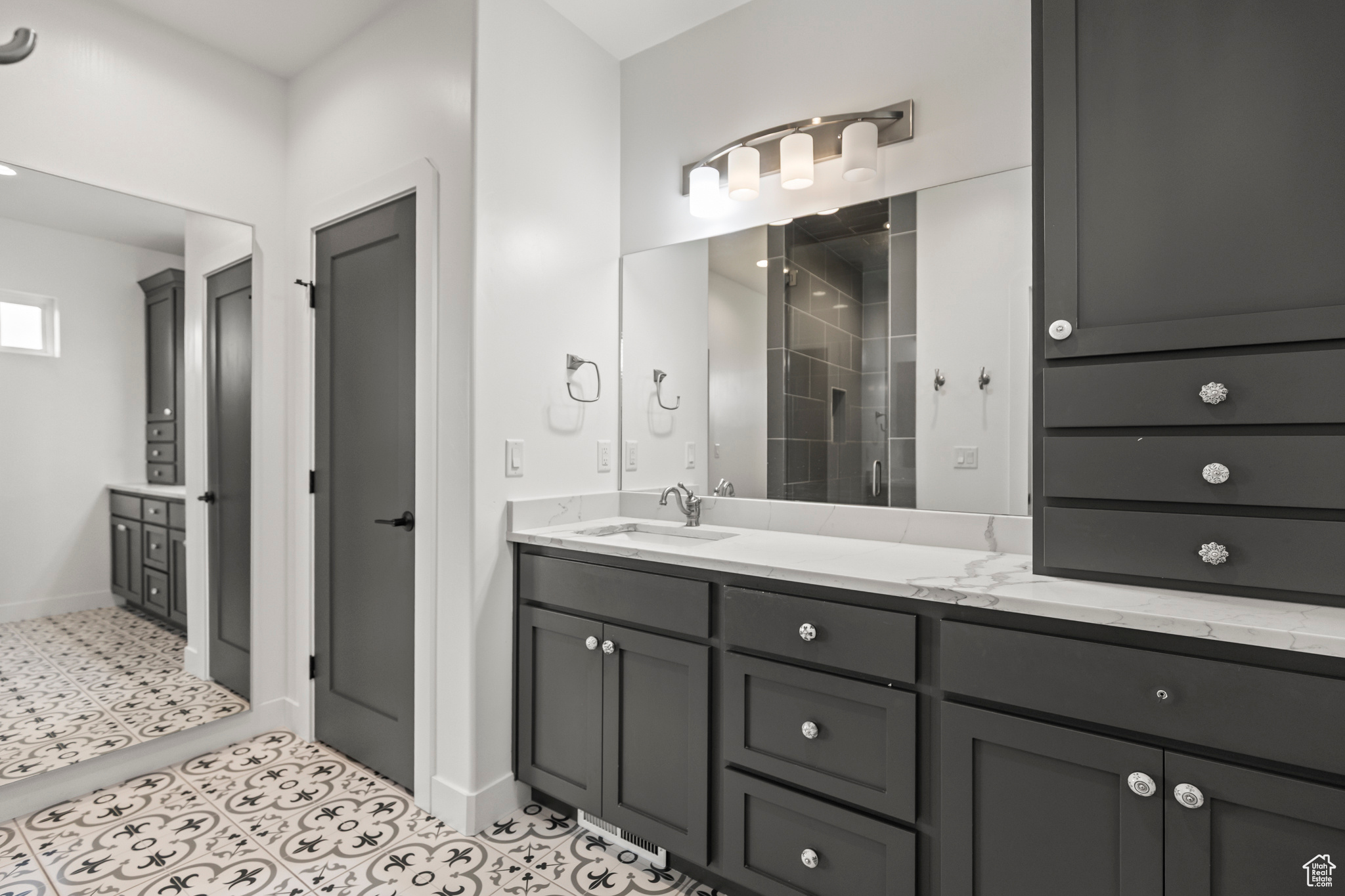 NORTH MEADOW - Residential