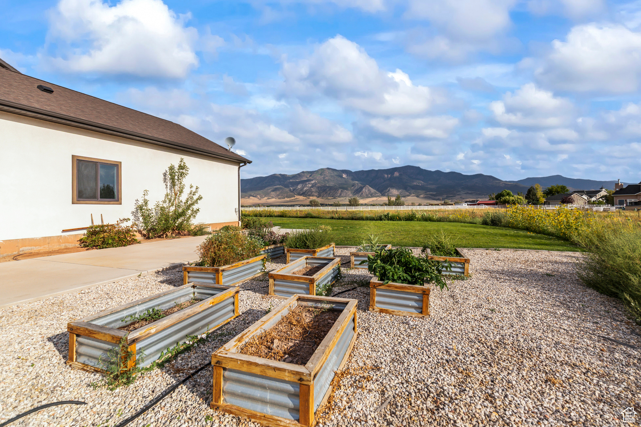 NORTH MEADOW - Residential