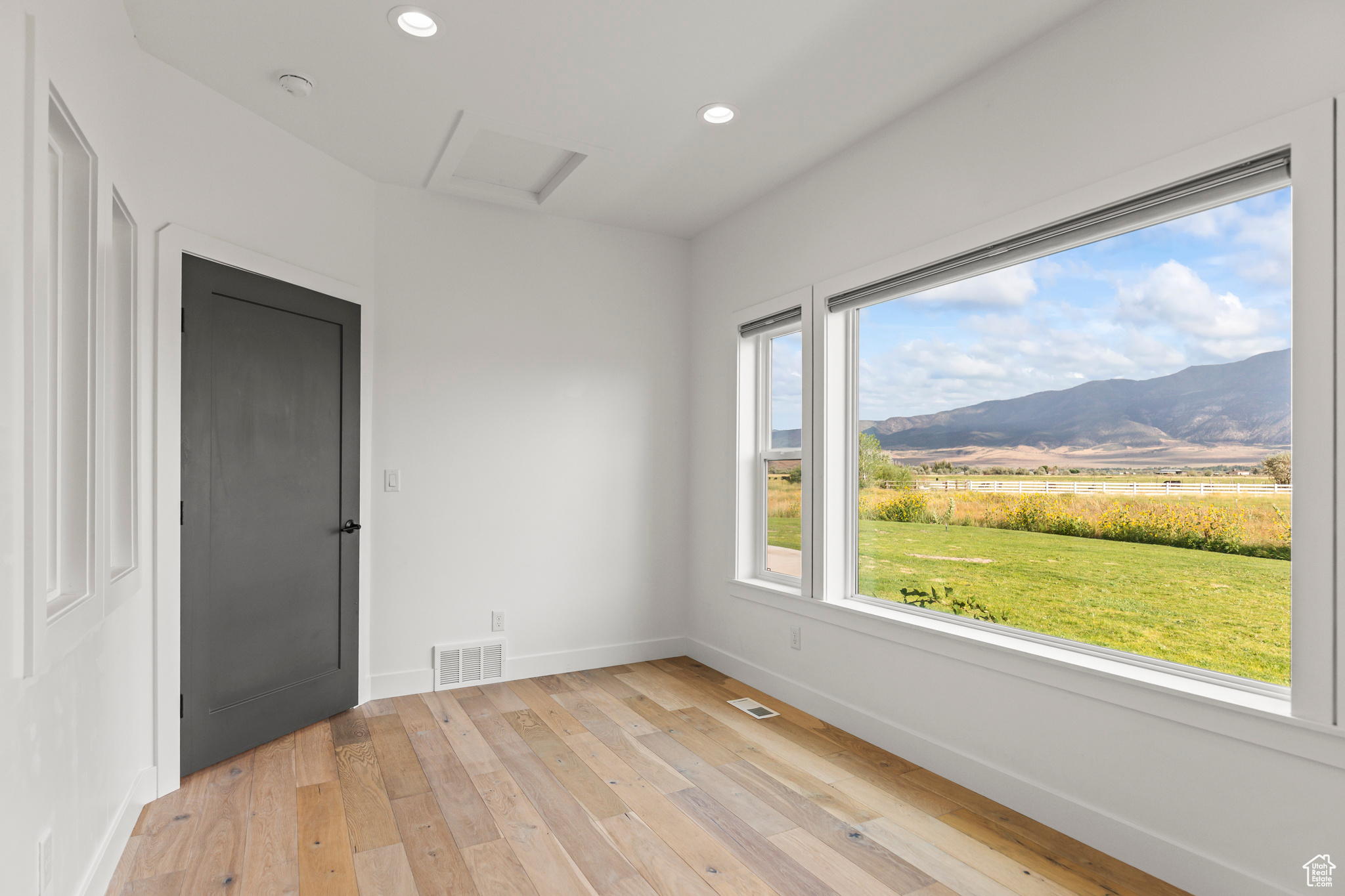 NORTH MEADOW - Residential