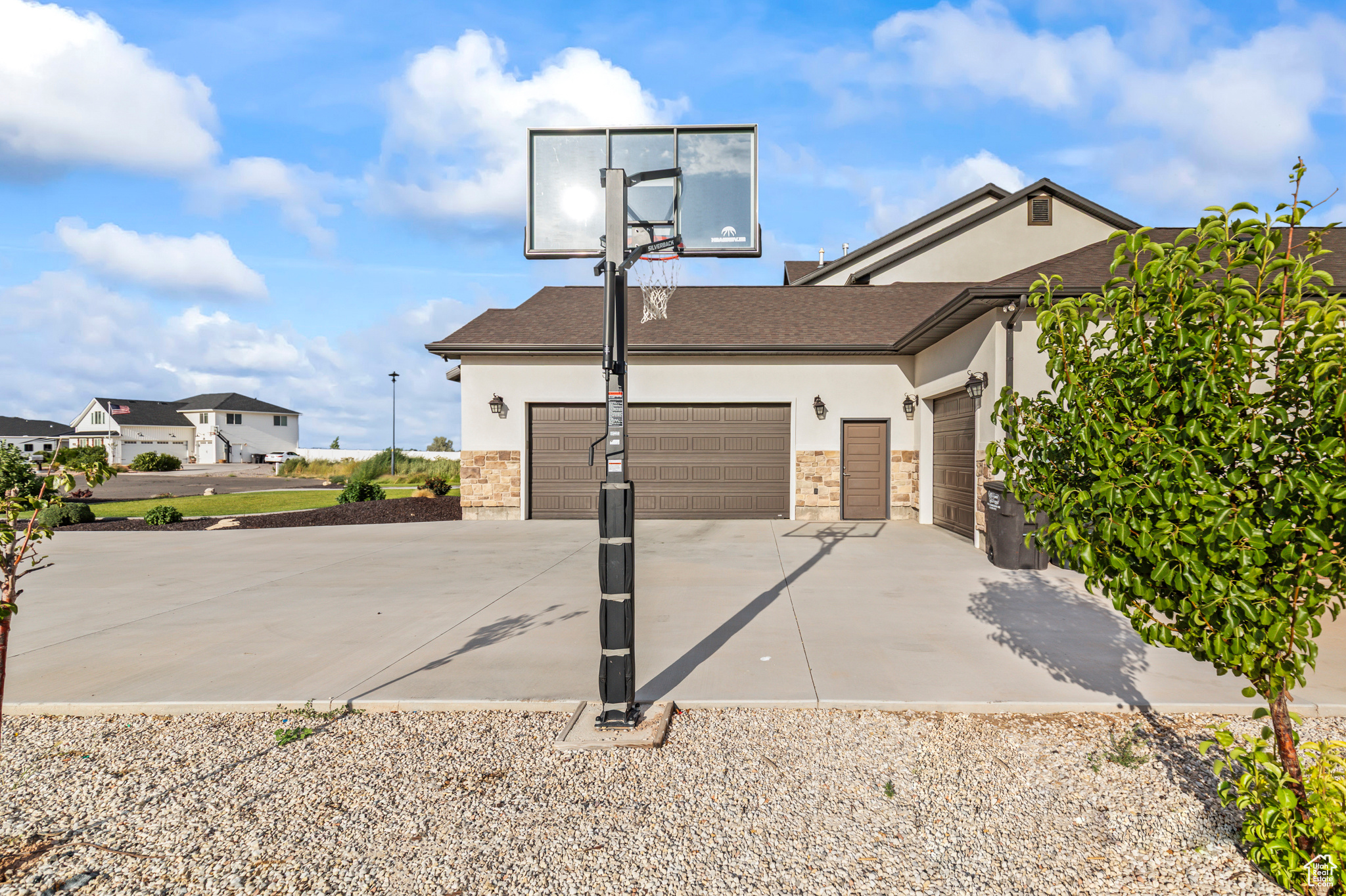 NORTH MEADOW - Residential