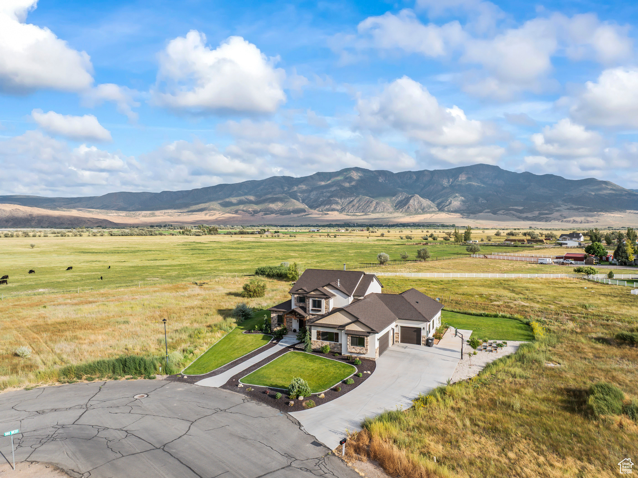 NORTH MEADOW - Residential