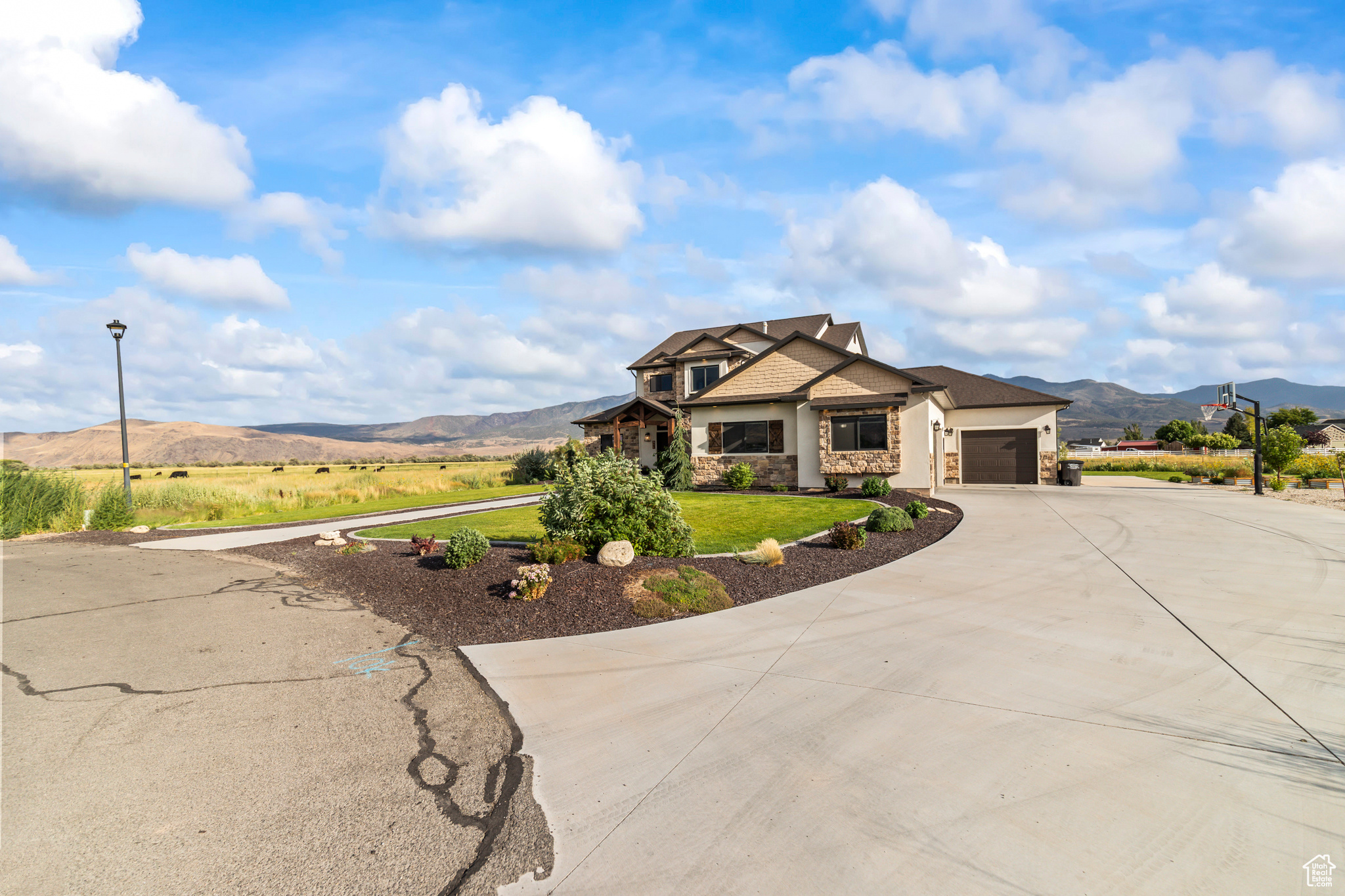 NORTH MEADOW - Residential