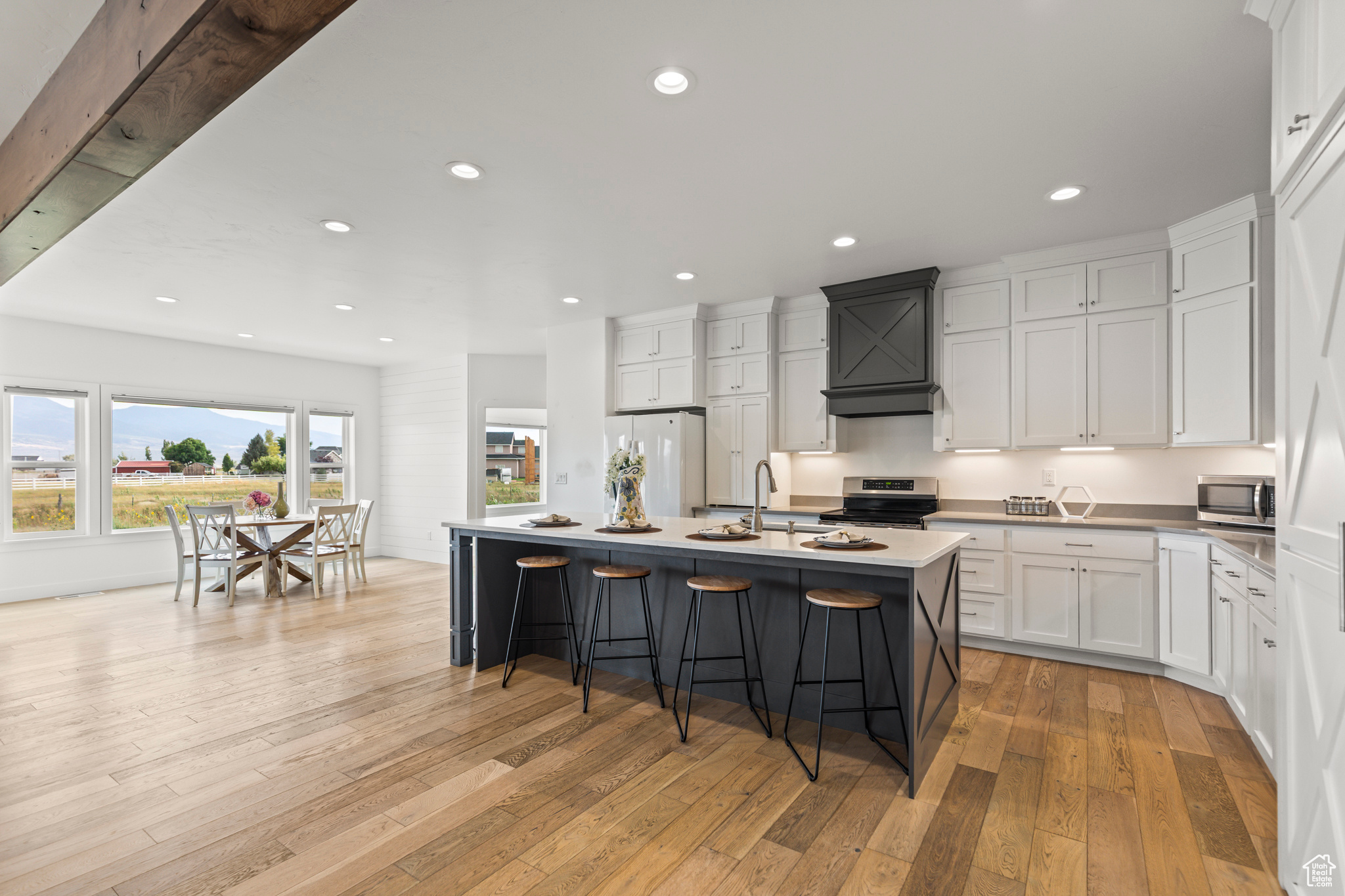 NORTH MEADOW - Residential