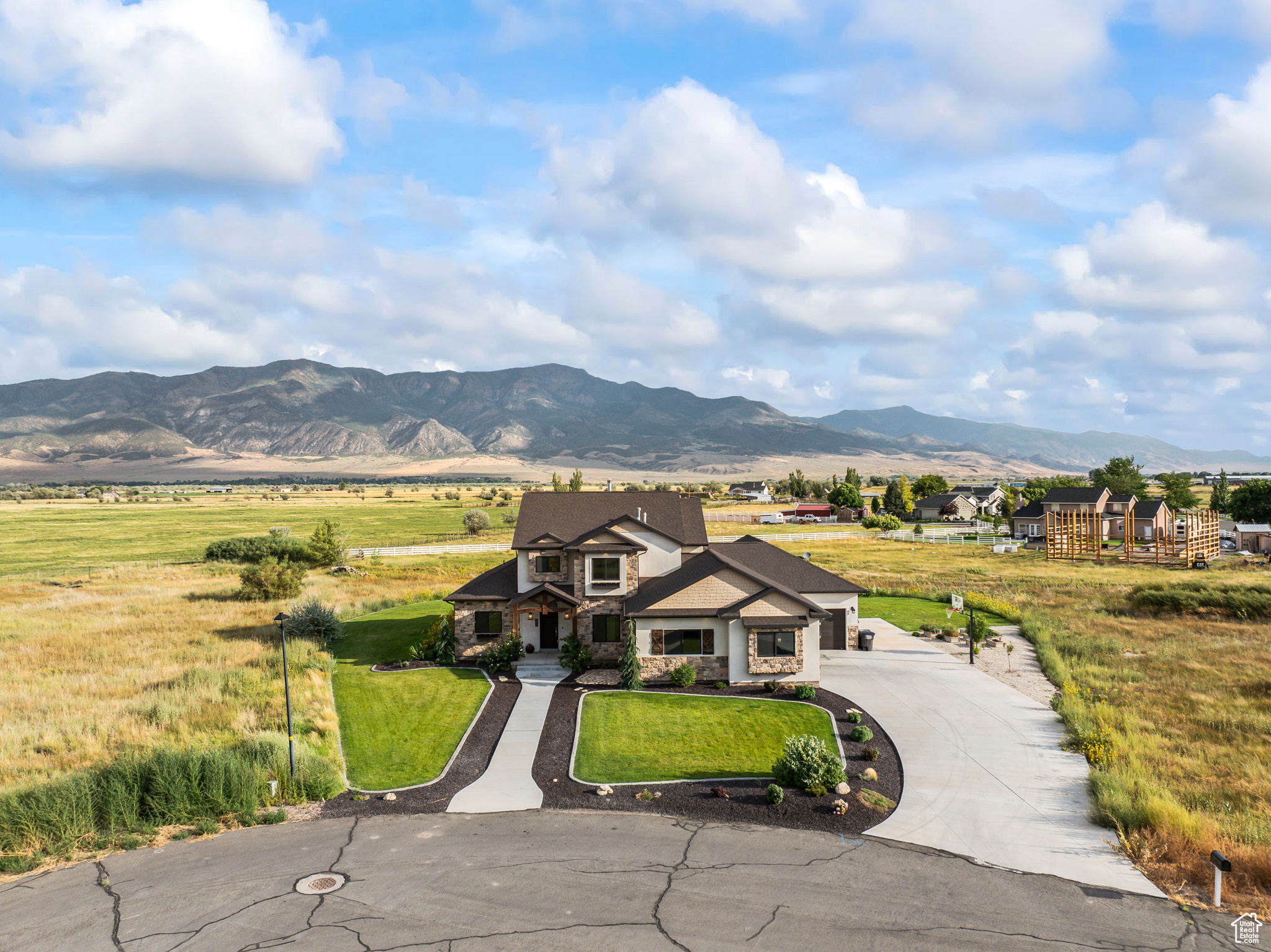 NORTH MEADOW - Residential