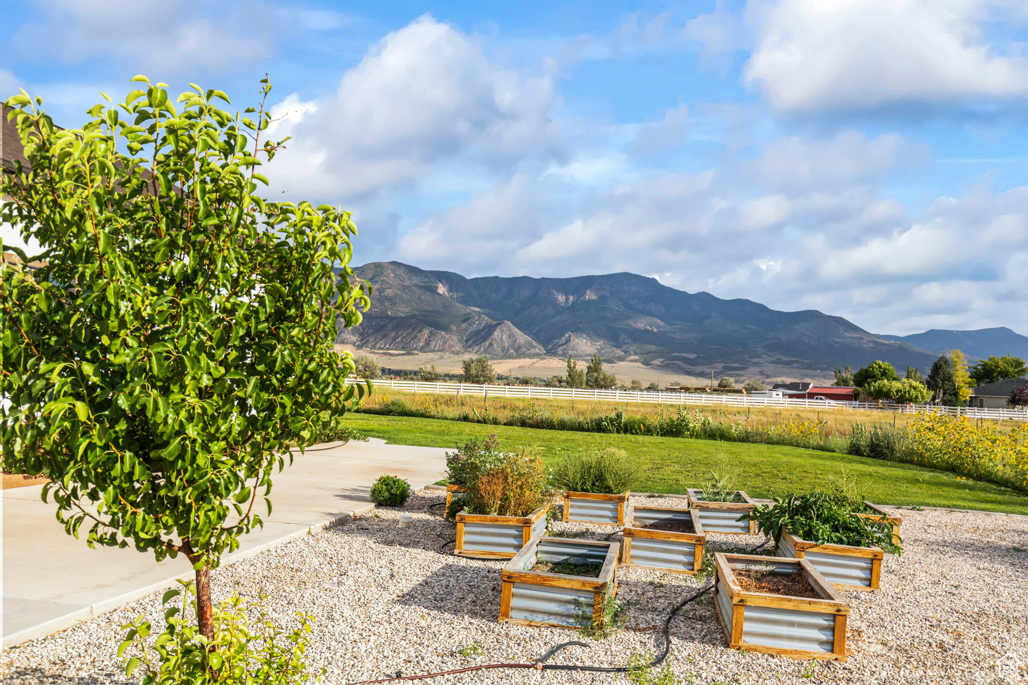 NORTH MEADOW - Residential