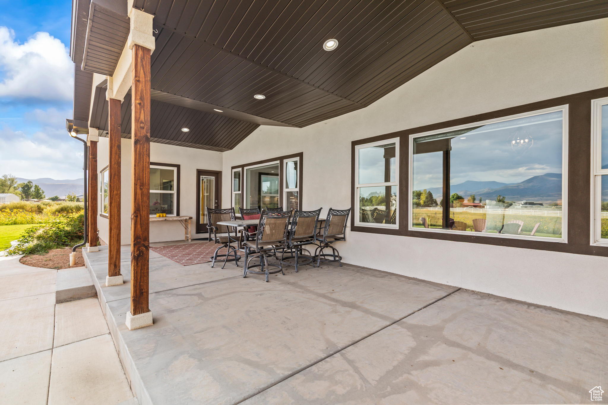 NORTH MEADOW - Residential