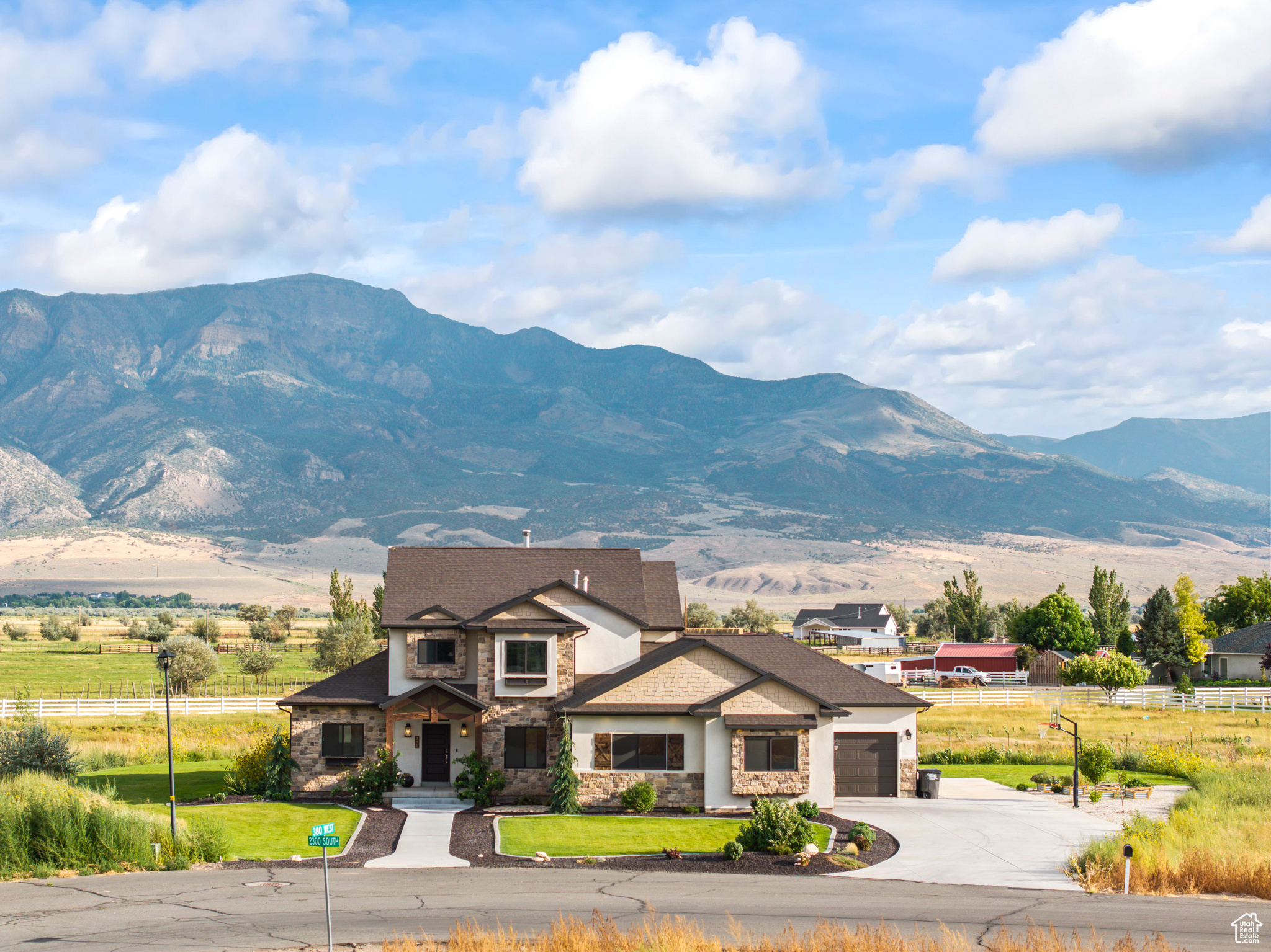 NORTH MEADOW - Residential