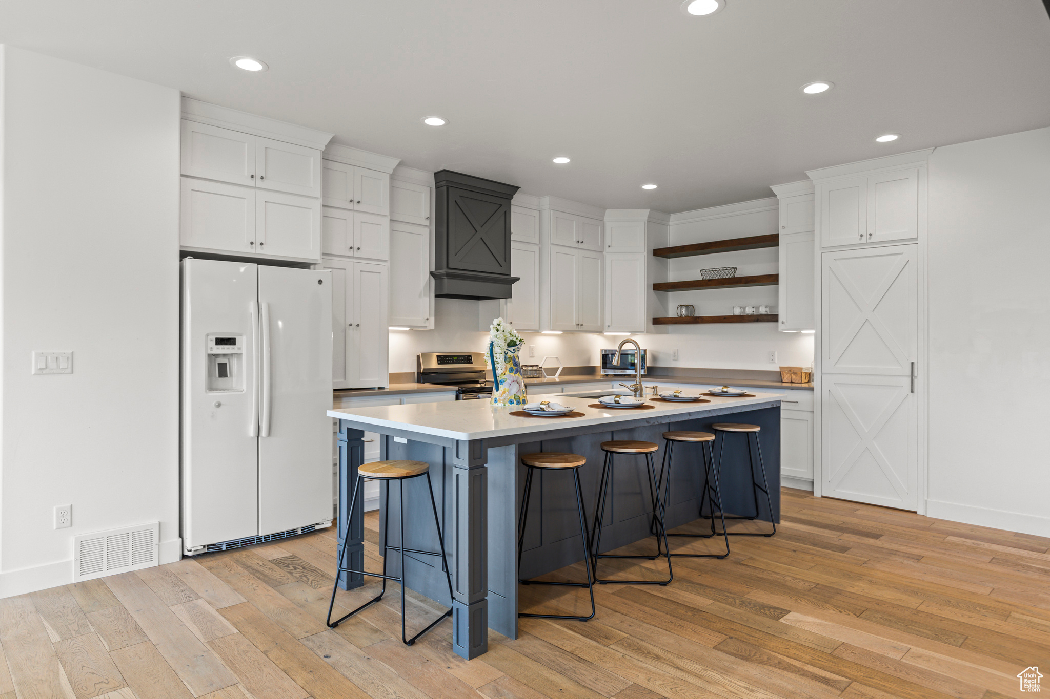 NORTH MEADOW - Residential