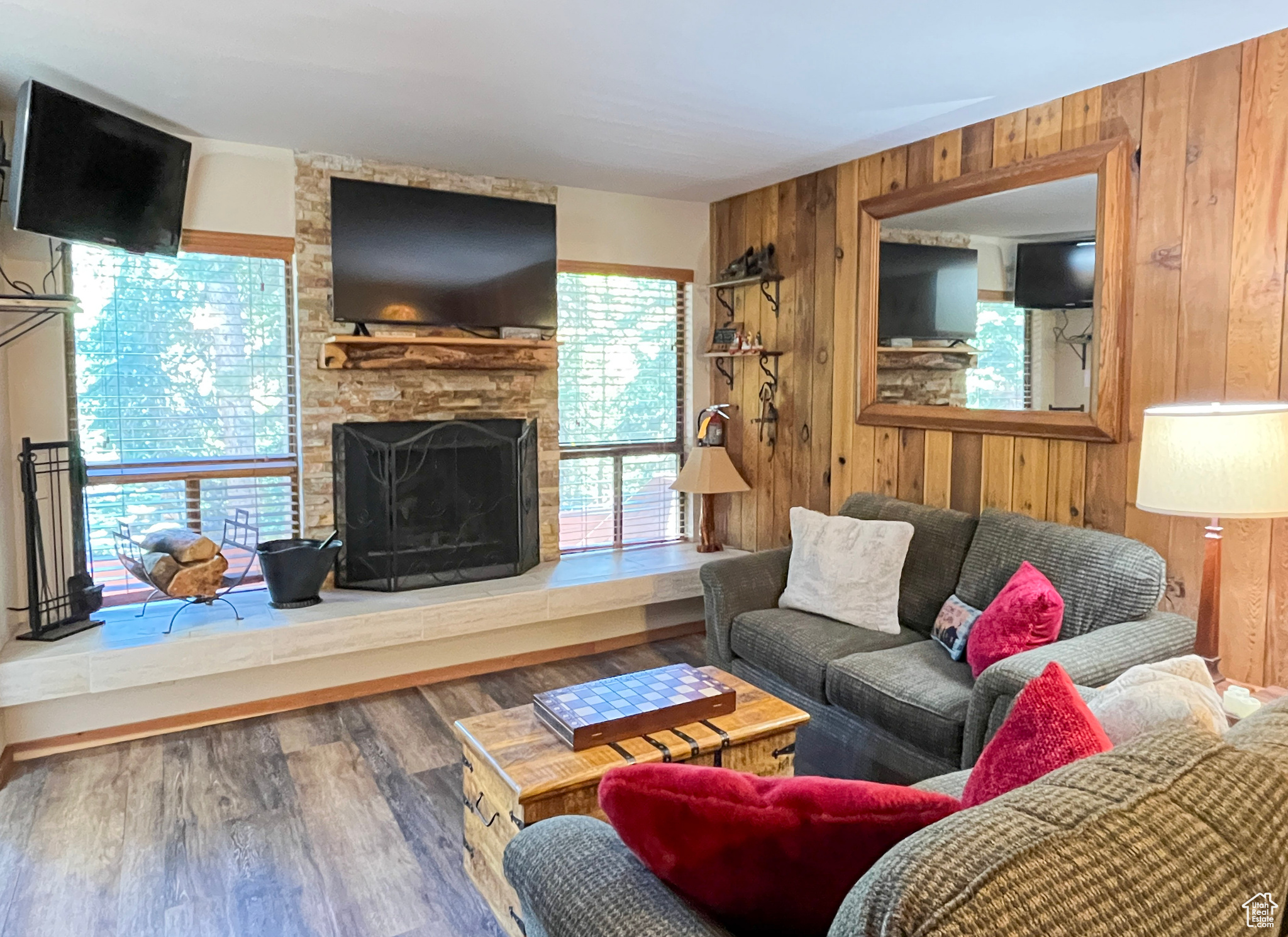 ASPEN CONDOS - Residential