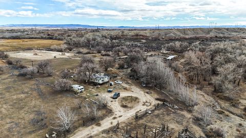 Homes For Sale - 1150 N Otteson Hollow Ln<br/> Emery County, Huntington, UT 84528