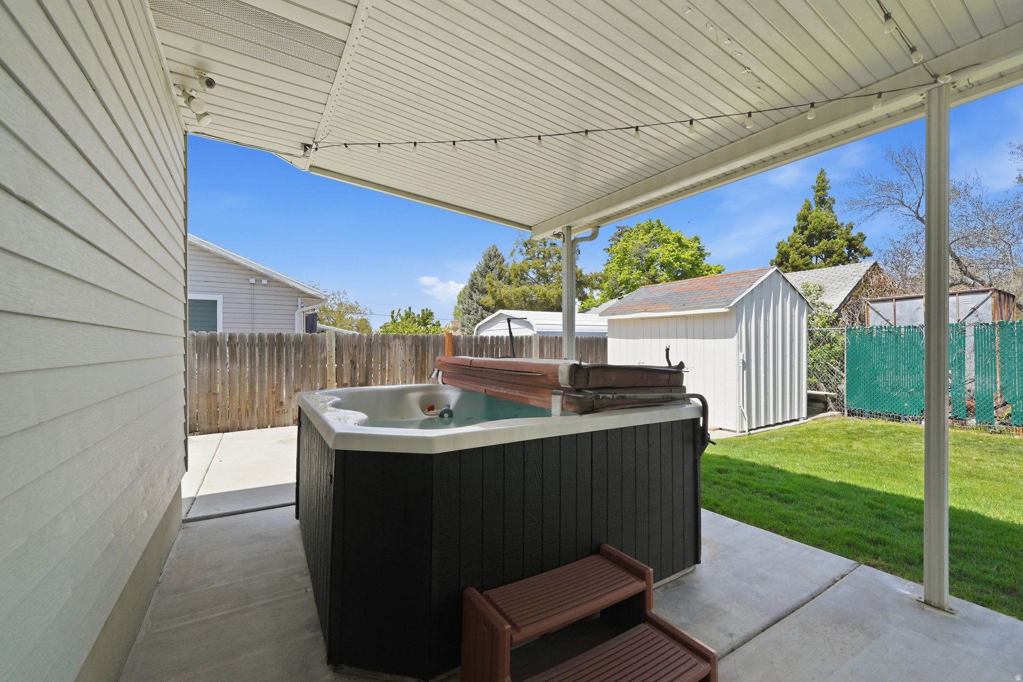 HILL CREST ACRES EAS - Residential