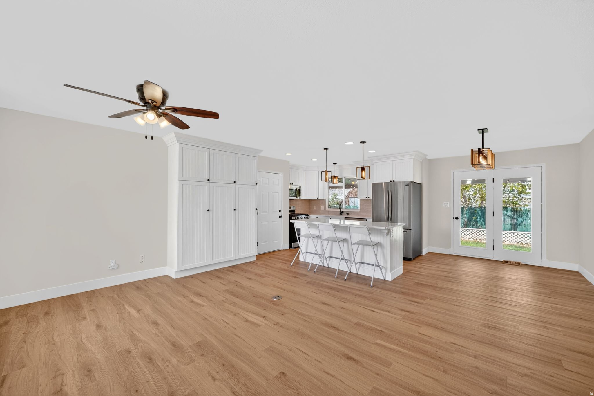 HILL CREST ACRES EAS - Residential