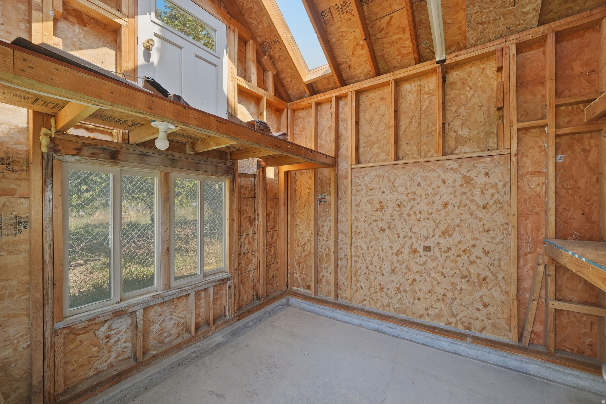 HILL CREST ACRES EAS - Residential