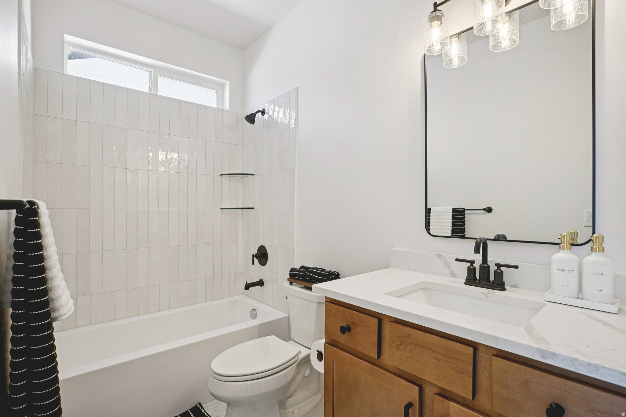 BROADVIEW SHORES - Residential