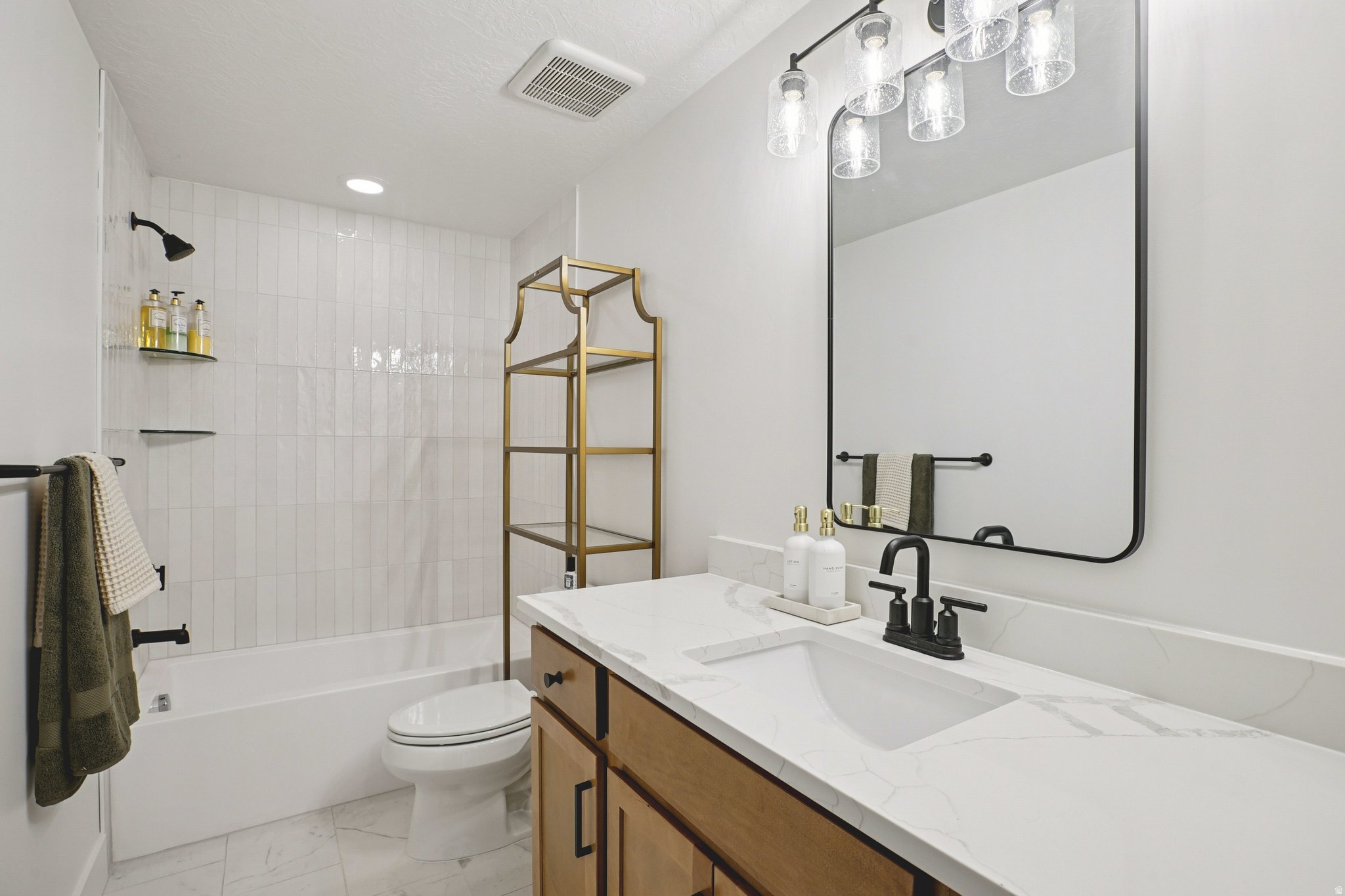 BROADVIEW SHORES - Residential