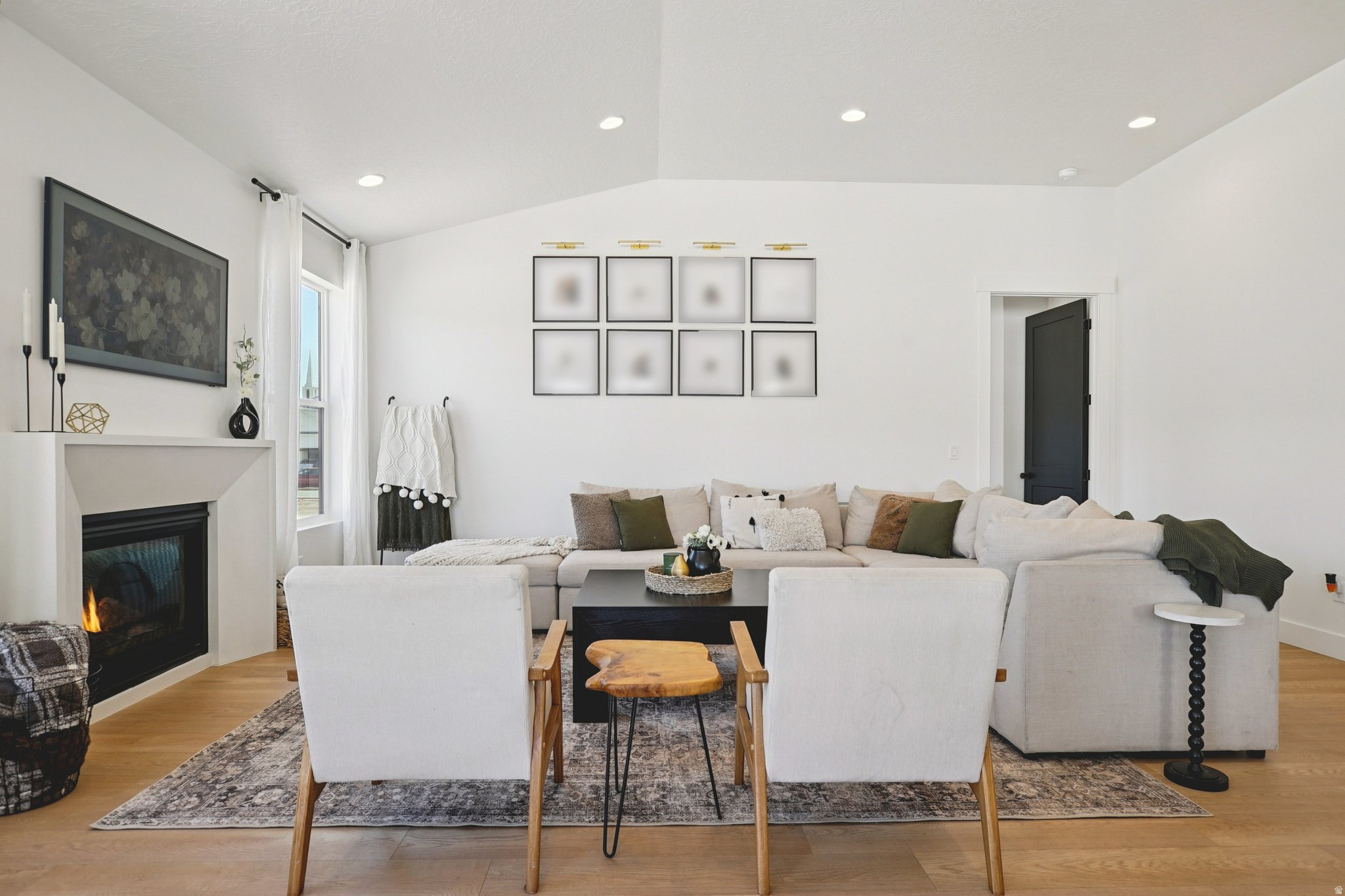 BROADVIEW SHORES - Residential