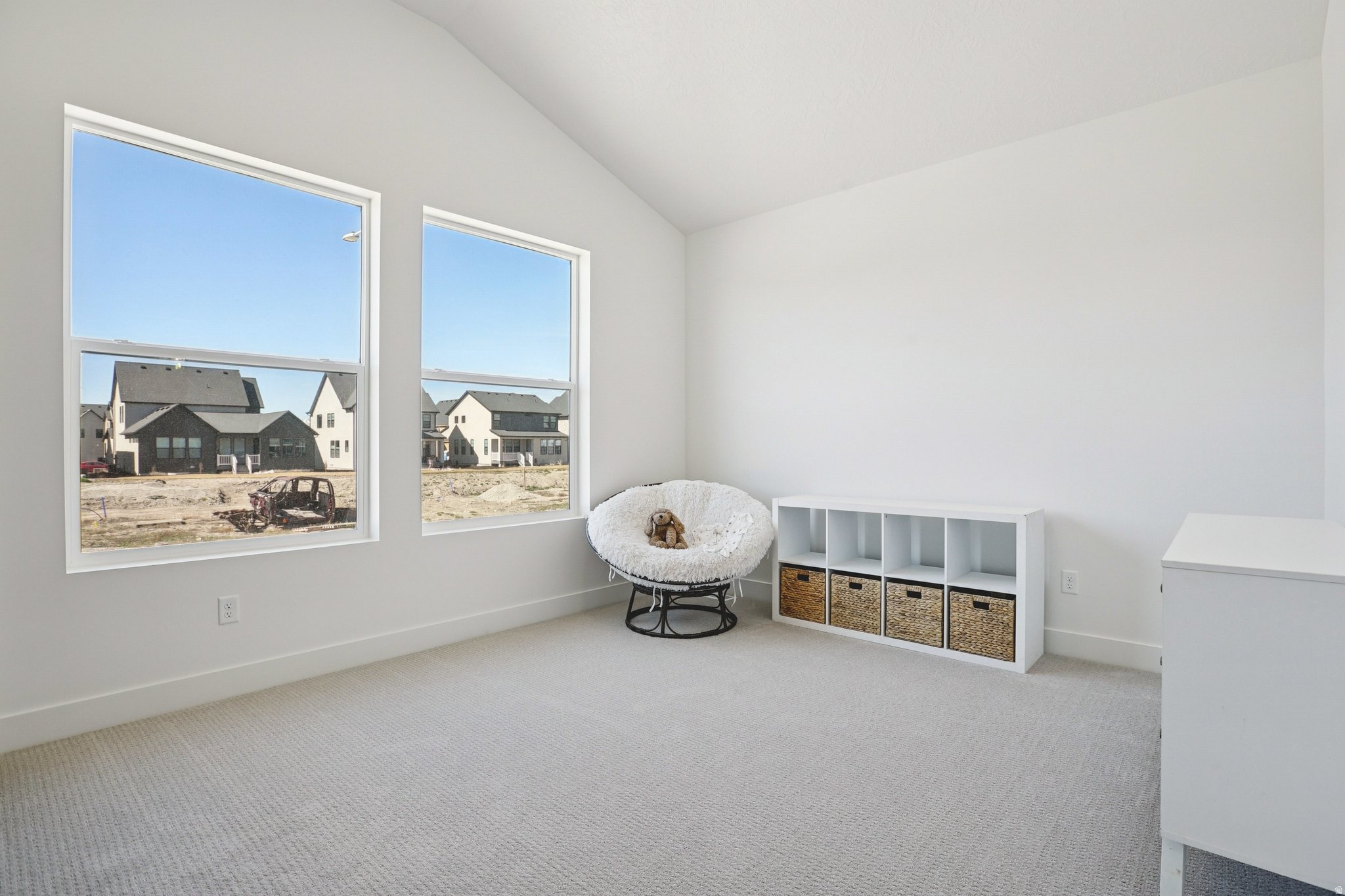 BROADVIEW SHORES - Residential