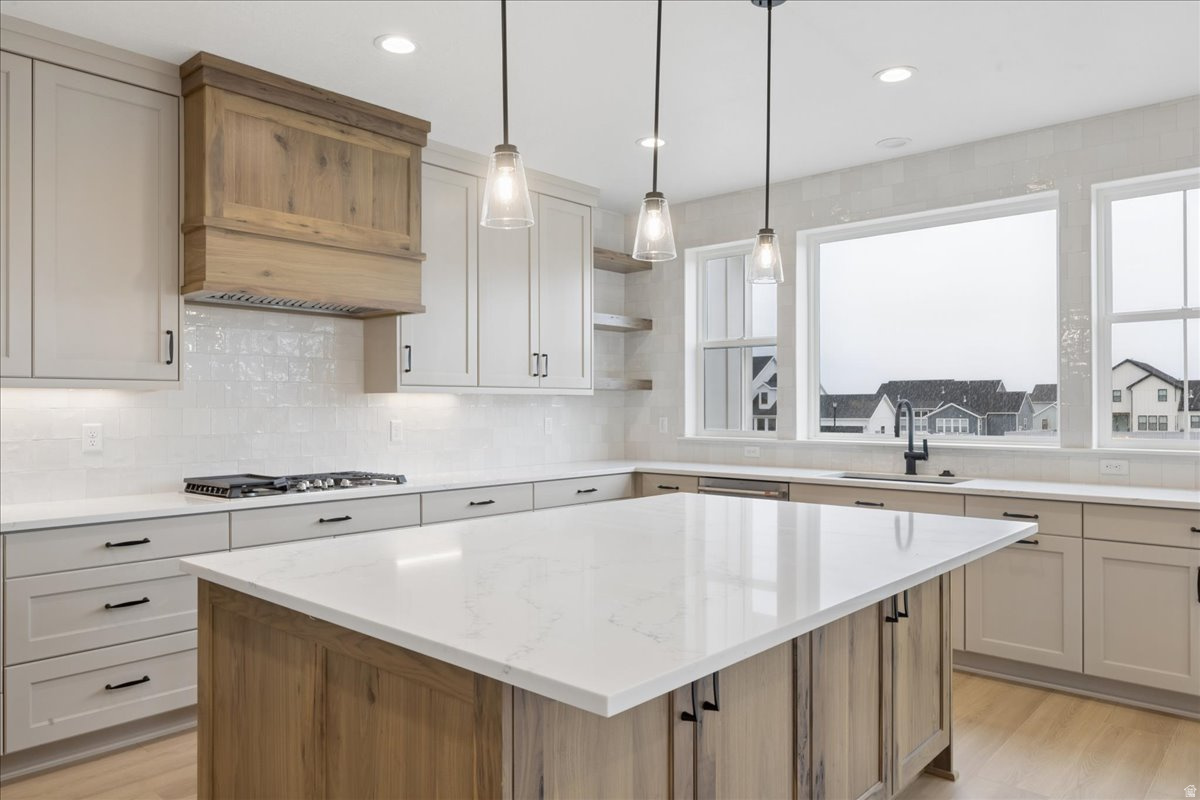 BEACON POINTE - Residential