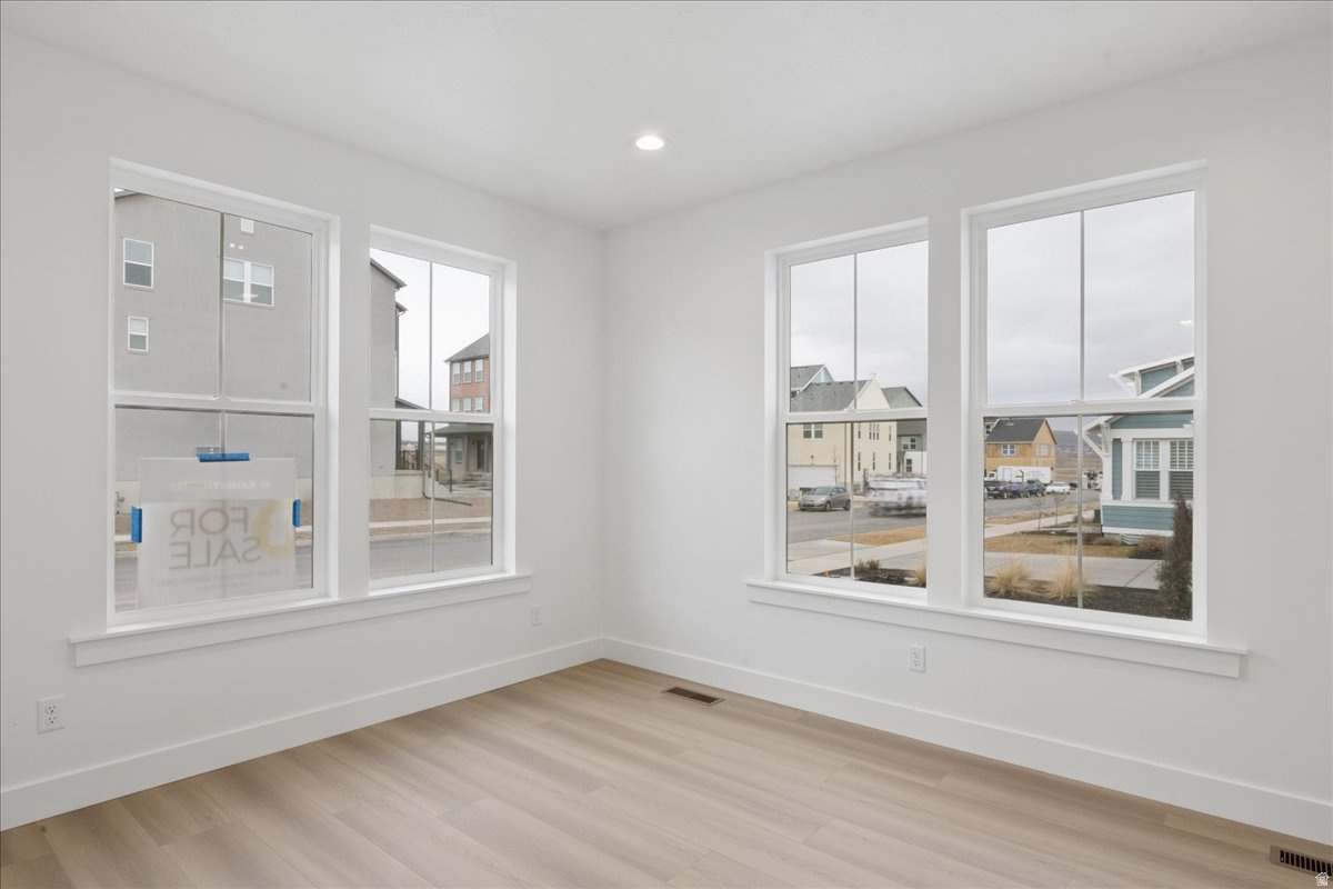 BEACON POINTE - Residential