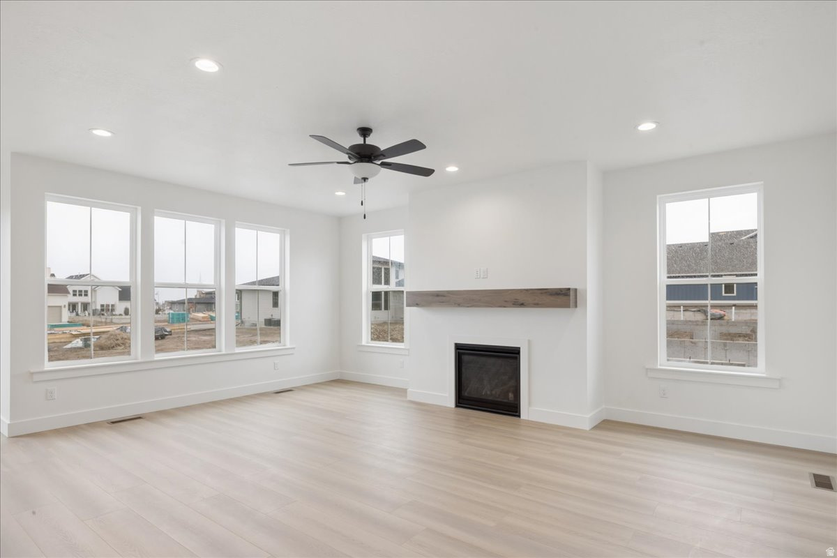 BEACON POINTE - Residential