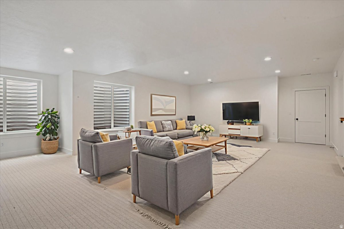 BEACON POINTE - Residential