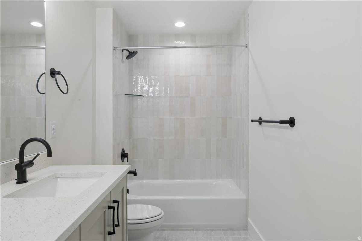 BEACON POINTE - Residential